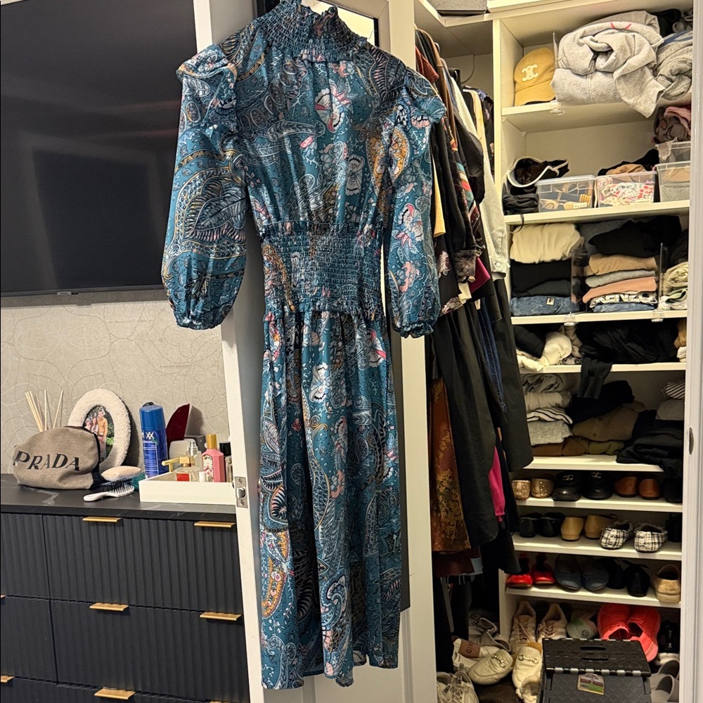 Elegant Blue Paisley Dress